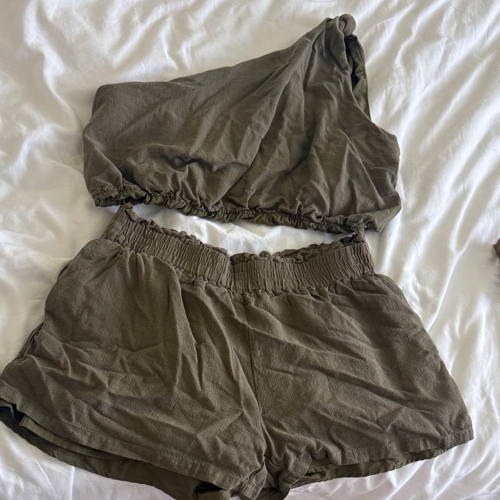 Amazon Olive Women's 2 piece set